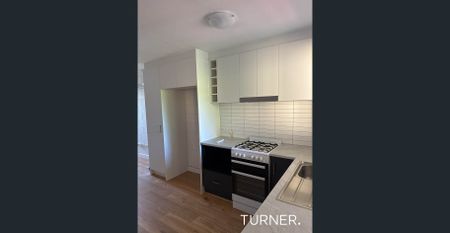 Neat and secure unit - Photo 4