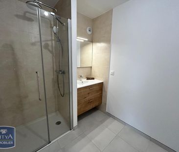 Location Appartement 3 pièces 77m² LA ROCHELLE 17000 - Photo 4