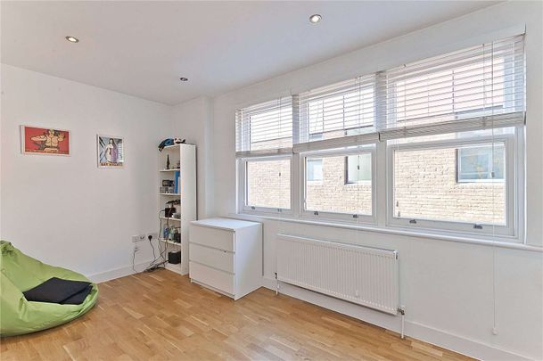 A modern one bedroom apartment in the heart of Guildford town centre. - Photo 1