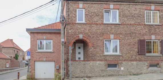 Huis te huur in Saint-Servais voor € 1.100 met 3 slaapkamers - Photo 2