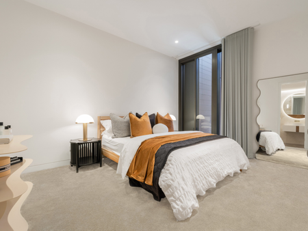 Spacious Unfurnished Three-Bedroom Apartment - Photo 5