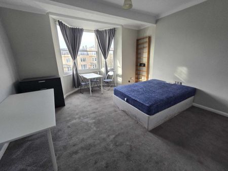 Bedford Square, Brighton - Photo 2