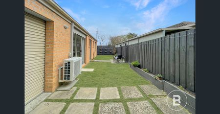 WELL KEPT CHARMING TWO BEDROOM HOME IN POPULAR BALLARAT NORTH - Photo 5