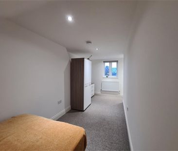 Room 8, 35 Mill Road, Cambridge - Photo 5