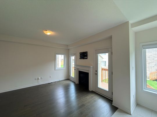 For Lease - 3948 Thomas Alton Boulevard, Burlington, Ontario - Photo 1