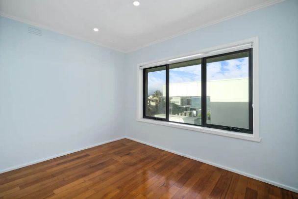 “Two bedroom beachside Oasis” - Photo 1