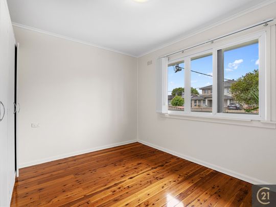 Freshly Refurbished 3 Bedroom Home - Photo 1