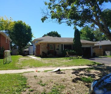 Roslyn 29 | 29 Roslyn Rd, Barrie - Photo 1