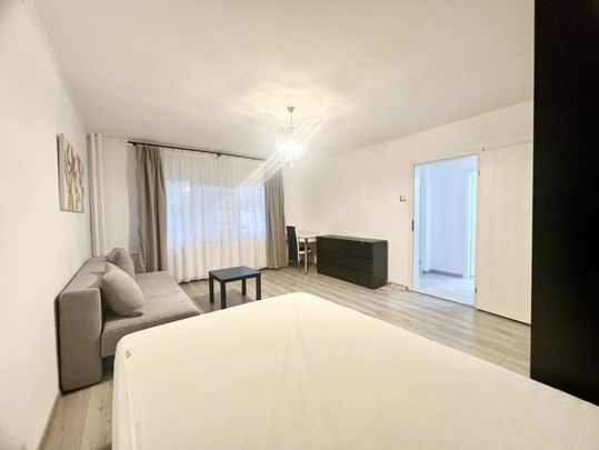 Garsoniera spatioasa in zona Decebal - Piata Alba Iulia - Fotografie 1