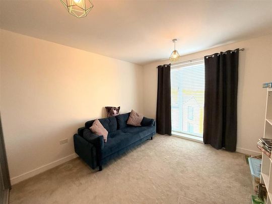 4 bedroom detached house to rent - Photo 1