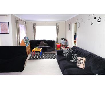 2 Cambrian Crescent, Flat Bush, Auckland - Photo 2