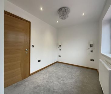 4 bedroom detached house to rent - Photo 3