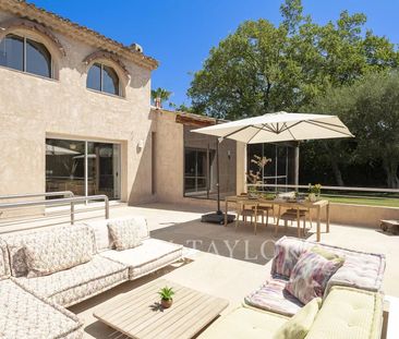 Maison à louer Mougins, Cote d'Azur, France8 500 EUR / Mois - Photo 4