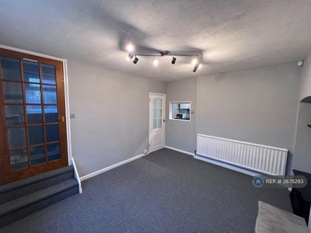 2 bedroom terraced house to rent - Photo 5