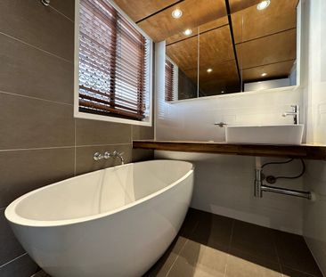 5/150 Surf Parade, Broadbeach, Qld 4218 - Photo 6