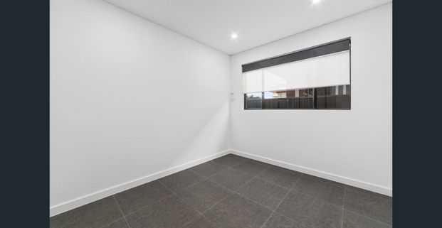 BEAUTIFULLY BUILT FAMILY HOME! - Photo 1