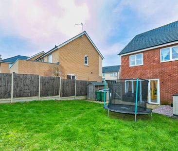 3 bedroom detached house to rent - Photo 2