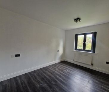 4 bedroom detached house to rent - Photo 6