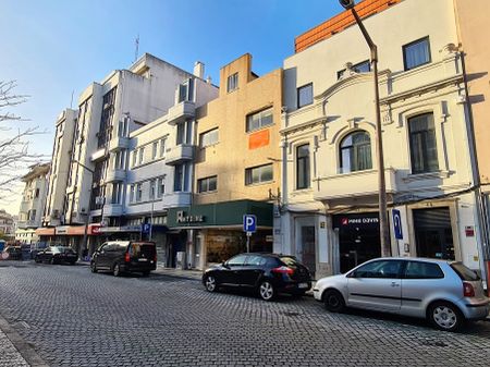 Semi-new 1 bedroom apartment on Av. Dr. Lourenço Peixinho, Aveiro - Photo 3