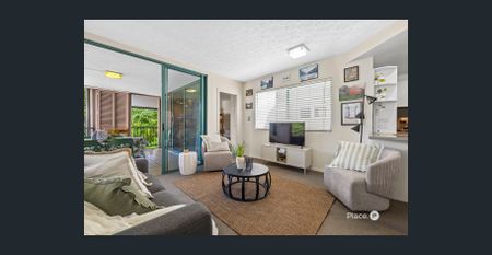 Boutique Park Front Apartment Offering a Coveted Riverside Lifestyle - Photo 5