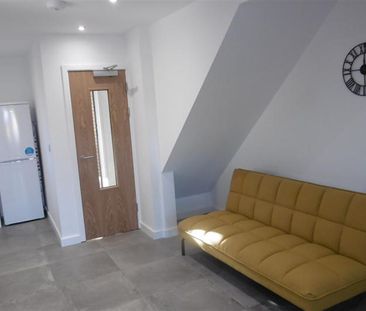 Room @ Anderson Crescent, Beeston, NG9 2PS - Photo 2