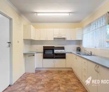 Spacious Family Living with Room to Grow! - Photo 6