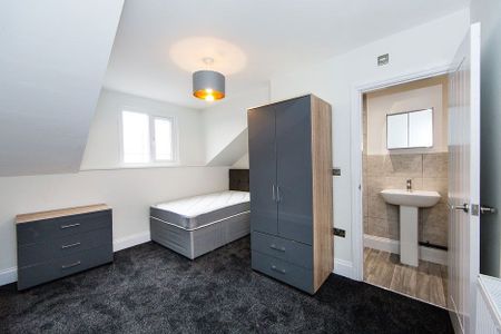 Burchett Terrace, Woodhouse, Leeds - Photo 4