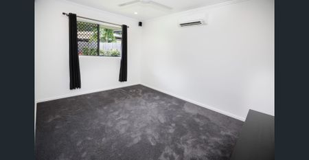 Perfect Family Living on Park Street! - Photo 5