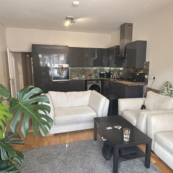 3 bedroom ground floor flat to rent - Photo 1