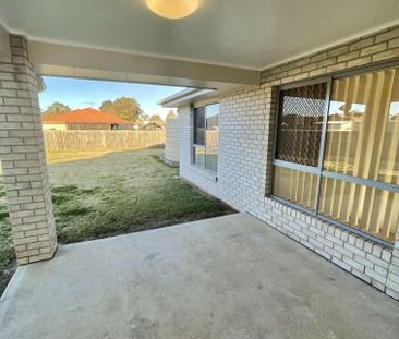 Lovely 4 Bedroom Family Home - Photo 2