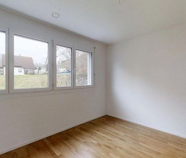 Geräumige 4.5-Zimmer-Attikawohnung auf dem Land - Photo 1