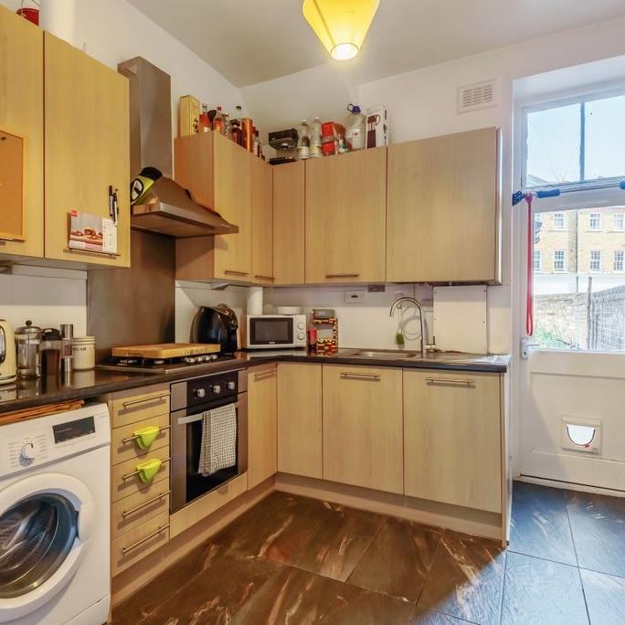 1 bedroom flat to rent - Photo 1