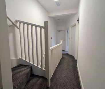 Harlaxton Drive Lenton, Nottingham - Photo 2