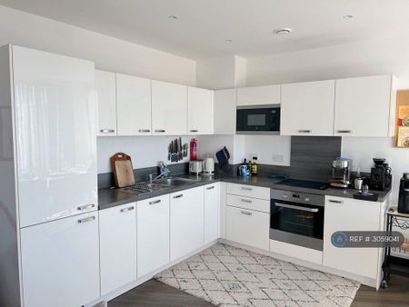 2 bedroom flat to rent - Photo 5