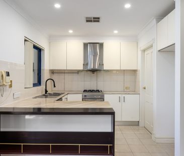 Stylish Entertainer's Duplex in a Lifestyle Location - Photo 5