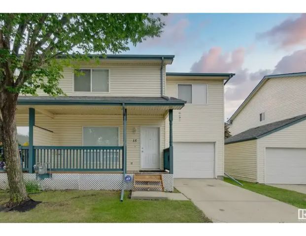 Large Room in Beautiful Central Townhouse, all utilities included | 15 - 10909 106 Street, Edmonton - Photo 1