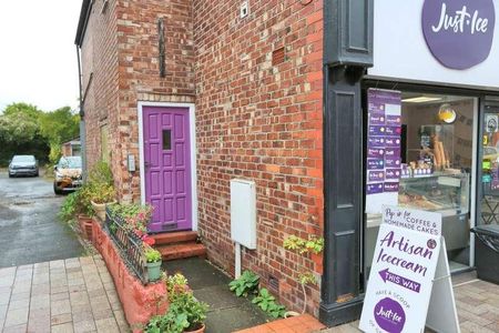 Park Lane, Poynton, SK12 - Photo 4