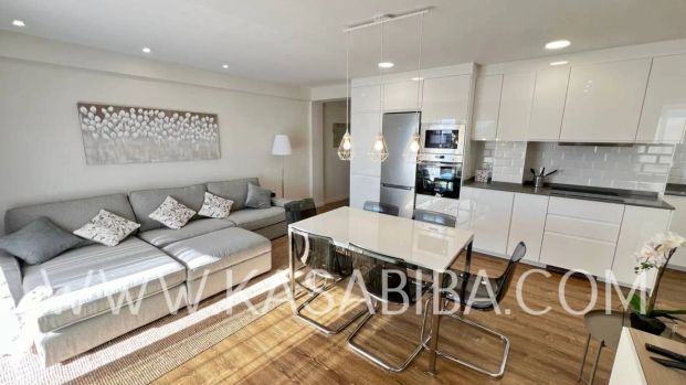 Piso de alquiler en Calle Campoamor, Ciutat Jardí - Photo 1