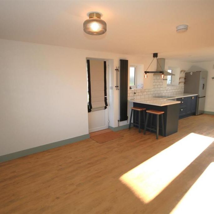 2 bedroom house to rent - Photo 1