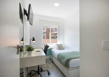 Calle de Ofelia Nieto, Madrid, Community of Madrid 28039 - Photo 3