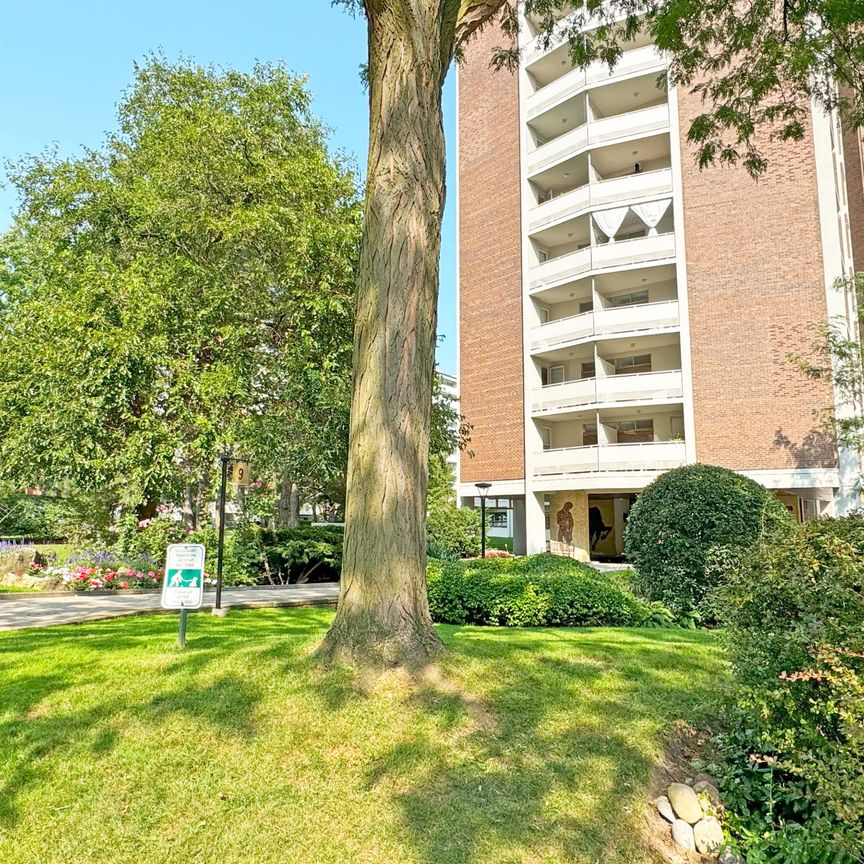 For Lease - 9 Deer Park Crescent Unit# 1706, Toronto, Ontario - Photo 1