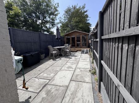 2 bedroom terraced house to rent - Photo 4