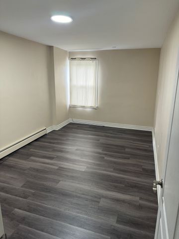 For Lease - 3828 A Bloor Street, Toronto, Ontario - Photo 2