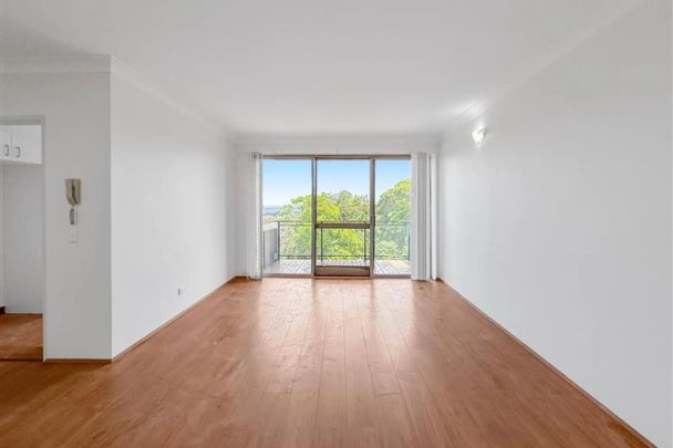 Restored & Refurbished Expansive Apartment For Lease In Prime Location - Photo 1