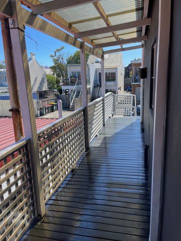 Conveniently Located - Photo 2