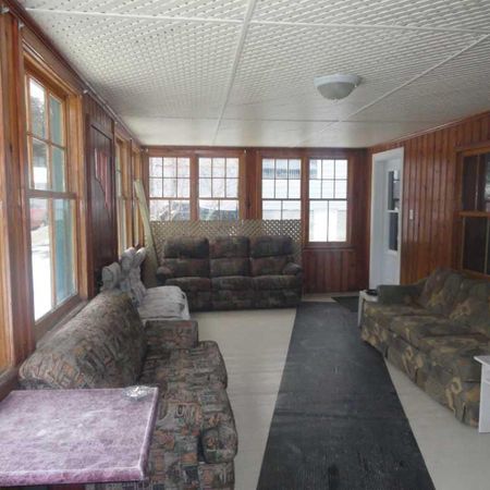 CHAMBRE À LOUER À SAINT-AGATHE-DES-MONTS,PRÈS DE TOUT LES SERVICES. - Photo 3