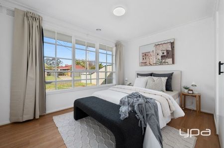 3 BEDROOM FAMILY HOME IN CENTRAL MELTON - Photo 4