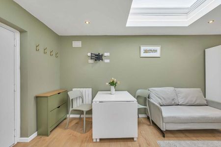 Studio to rent - Photo 2