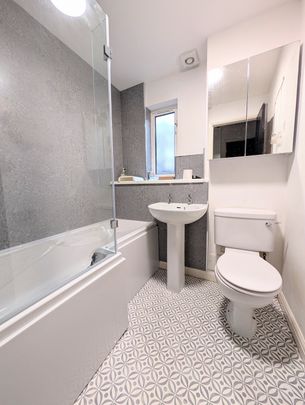 Newly Decorated 1 Bed Maisonette - Photo 1