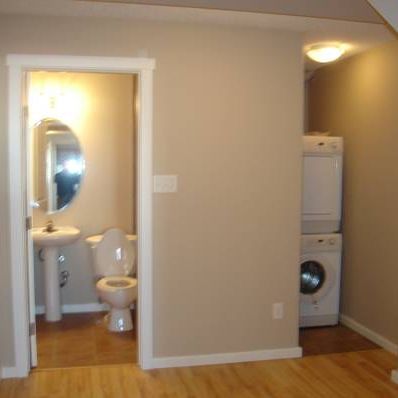 Newer 1 Bedroom Walkout Suit in Terwillegar Towne Incl Utilit Nov 1st - Photo 1